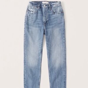 Curve Love Mom Jeans - Abercrombie & Fitch